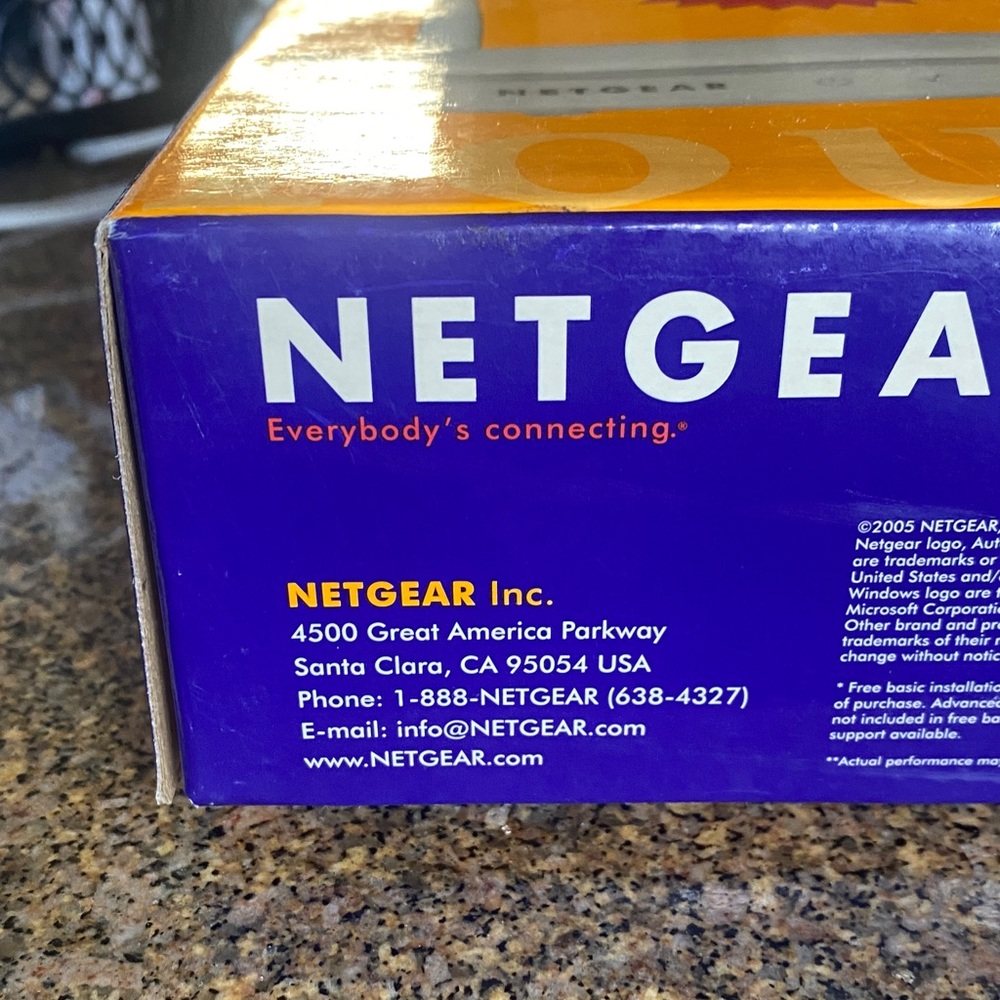 NETGEAR Gray and White Wireless Router - Picture 5 of 6